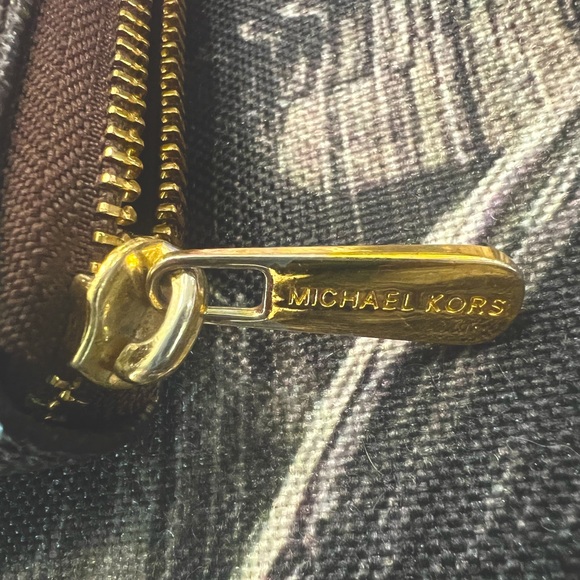 Michael Kors Brown Signature Logo Zip Wallet - Picture 11 of 14